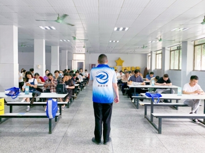反诈宣传在行动，垃圾分类树新风